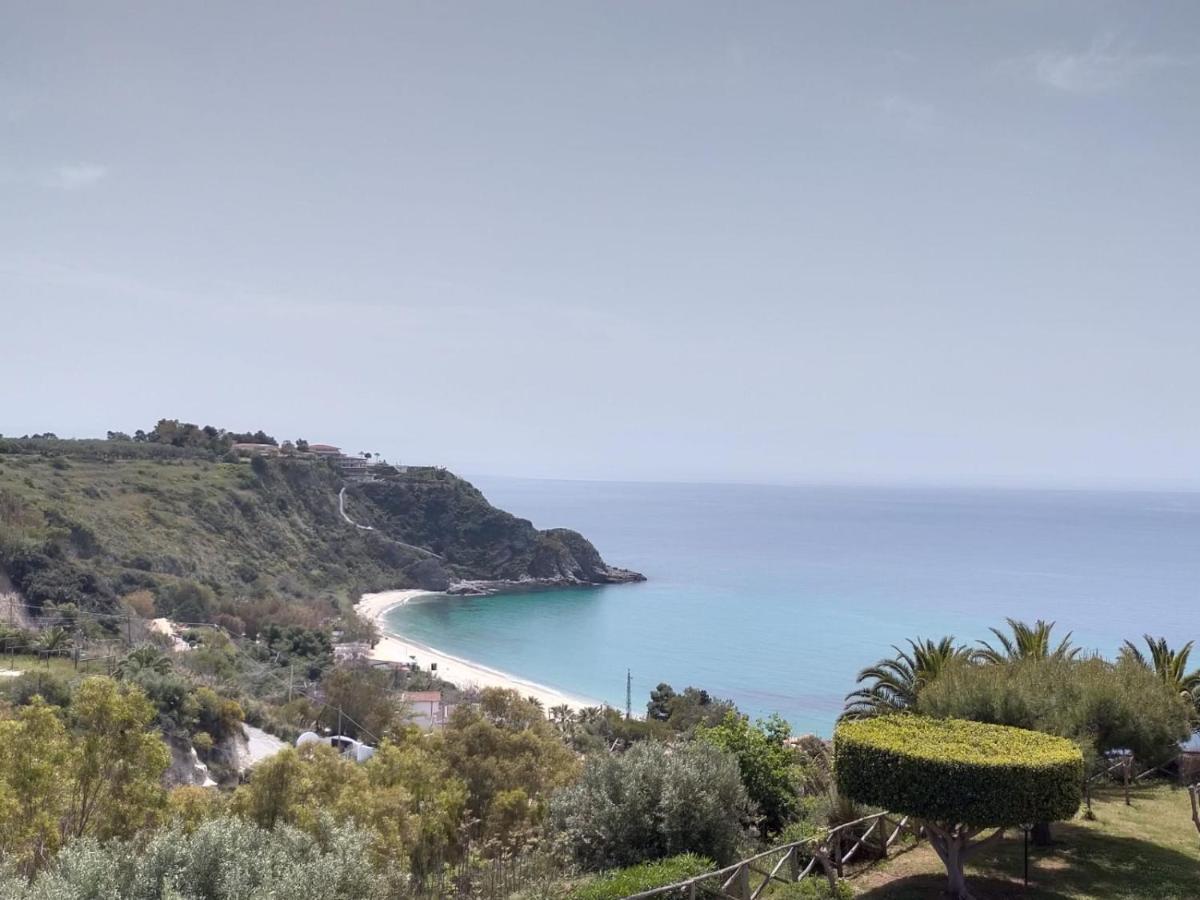 Residence Esmeraldo Capo Vaticano Luaran gambar